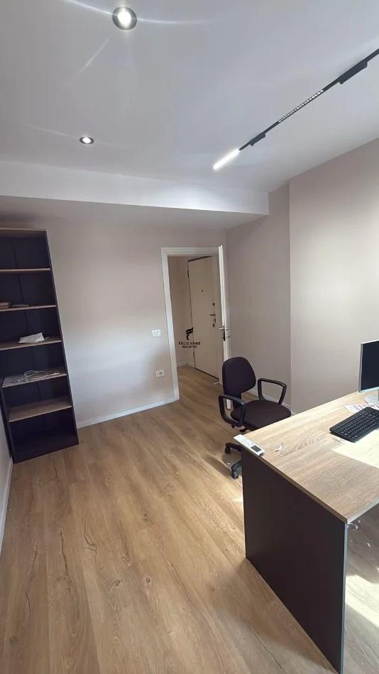 Tirane, jepet me qera apartament 2+1 Kati 7, 85 m² 700 € (RRUGA DRITAN HOXHA)