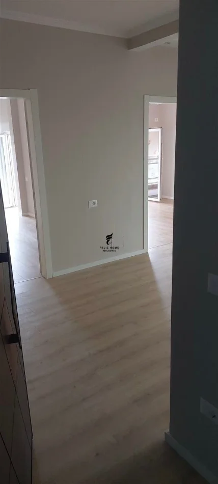 Tirane, shitet apartament 2+1 Kati 7, 92 m² 187.000 € (XHAMLLIKU)