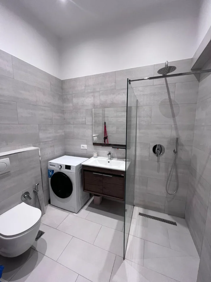 Tirane, jepet me qera apartament 2+1 Kati 2, 75 m² 750 € (RRUGA E DURRESIT)