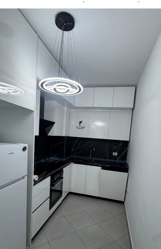 Tirane, jepet me qera apartament 2+1 Kati 3, 100 m² 550 € (ASTIR)
