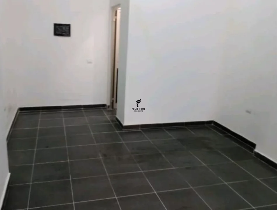 Tirane, jepet me qera dyqan Kati -1, 40 m² 250 € (VASIL SHANTO)
