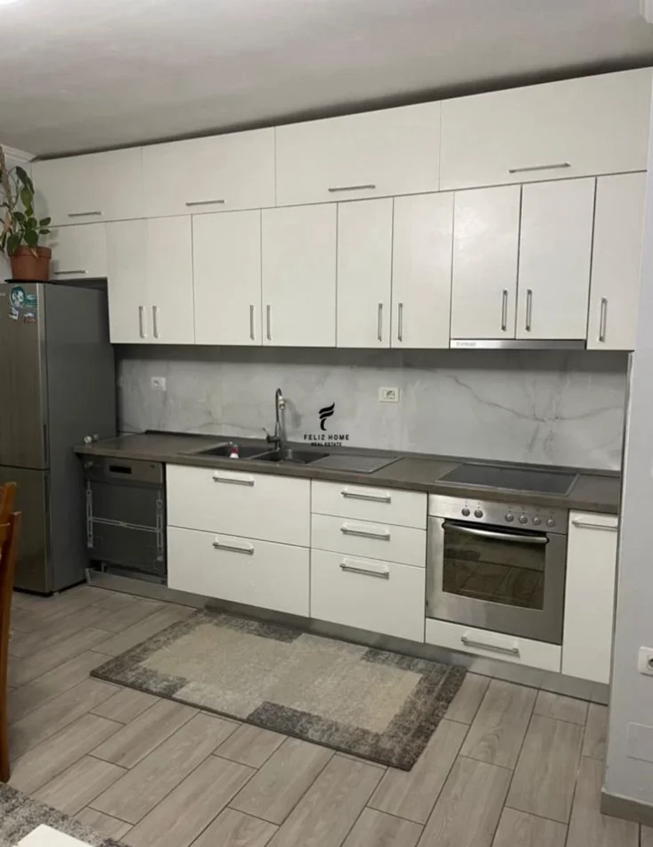Tirane, jepet me qera apartament 1+1 Kati 4, 70 m² 500 € (DON BOSKO)
