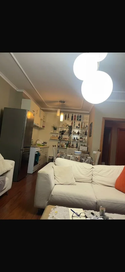 Tirane, jepet me qera 2+1 Kati 7, 102 m² 1.000 € (ISH EKSPOZITA)