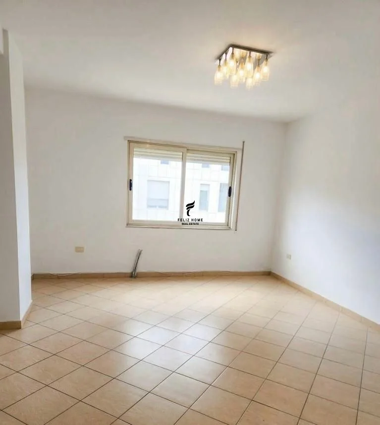 Tirane, jepet me qera zyre Kati 3, 100 m² 550 € (BULEVARDI I RI)