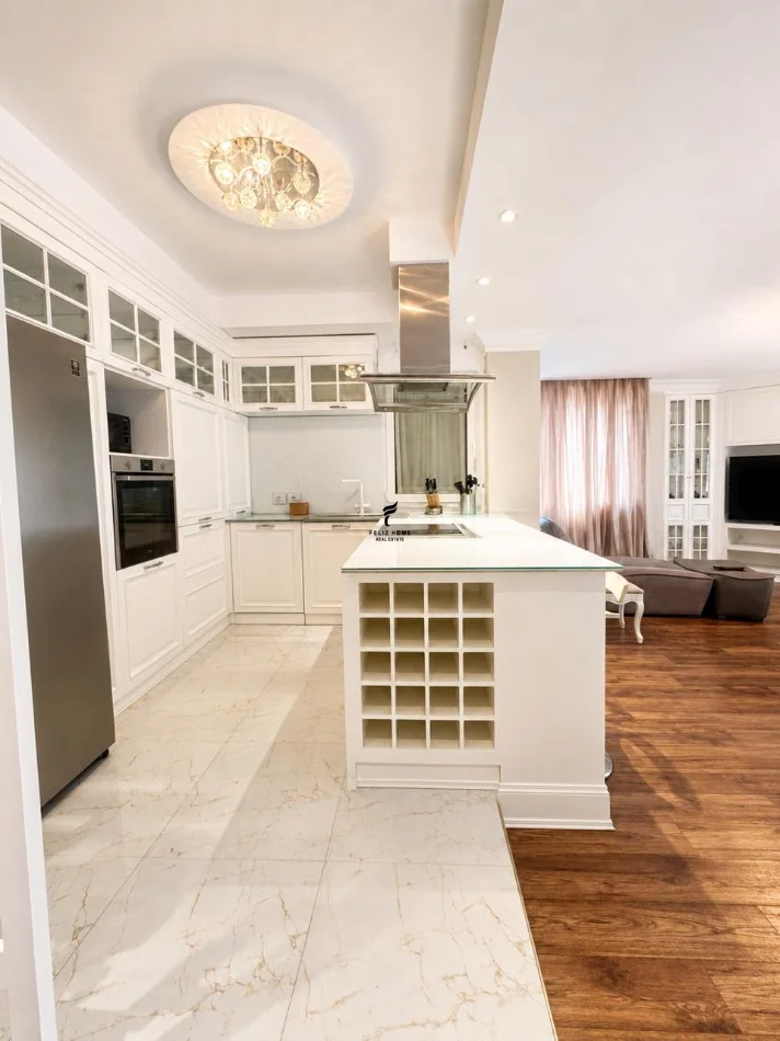 Tirane, jepet me qera apartament duplex 2+1 Kati 4, 180 m² 2.500 € (RRUGA E KAVAJES)