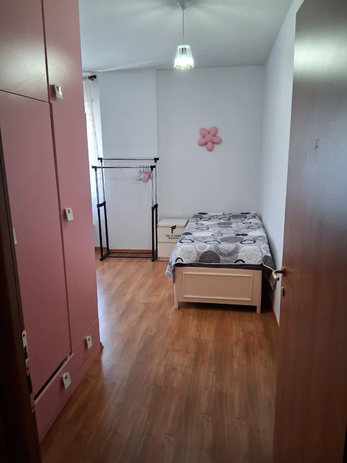 Tirane, jepet me qera apartament 2+1 Kati 3, 103 m² 650 € (MYSLYM SHYRI)
