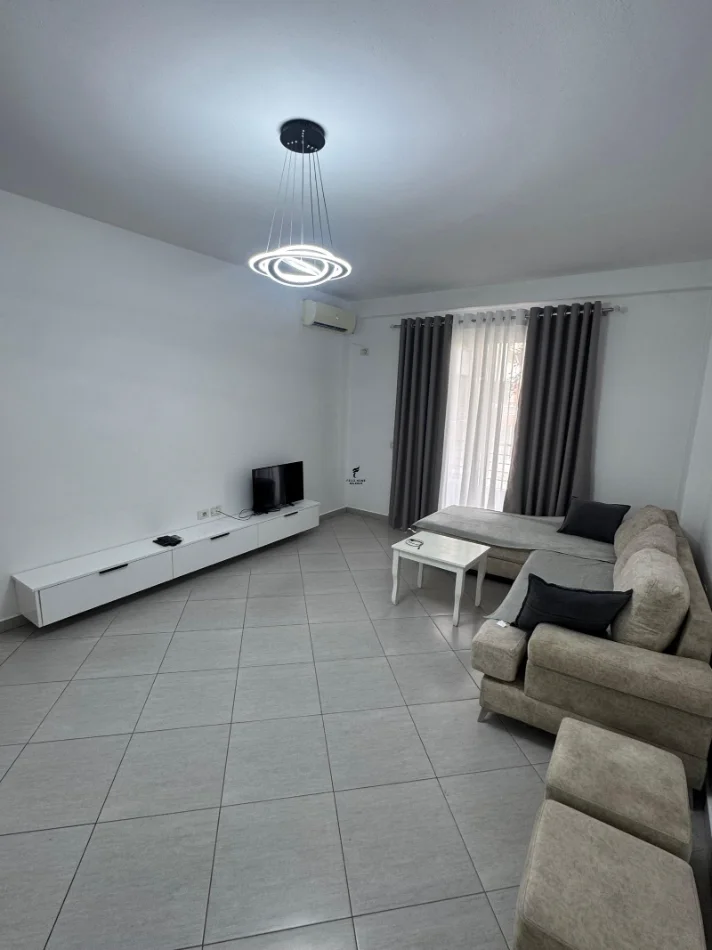 Tirane, jepet me qera apartament 2+1 Kati 3, 100 m² 550 € (ASTIR)