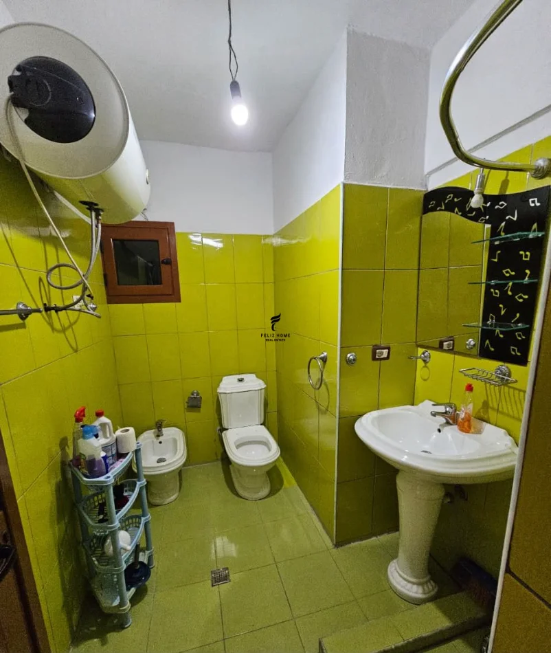 Tirane, jepet me qera apartament 2+1 Kati 9, 100 m² 550 € (LAPRAKE)