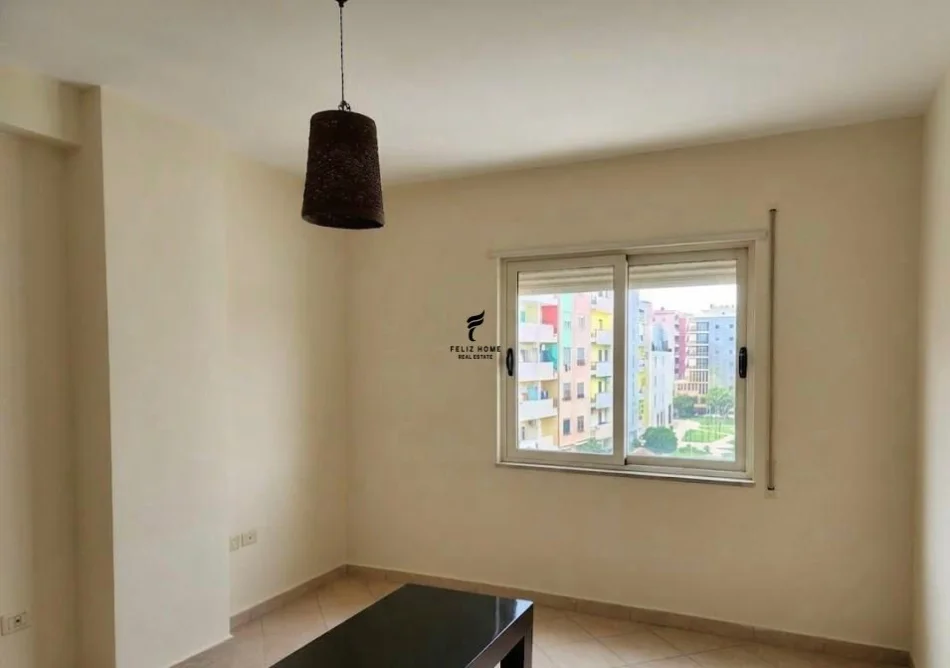 Tirane, jepet me qera zyre Kati 3, 100 m² 550 € (BULEVARDI I RI)
