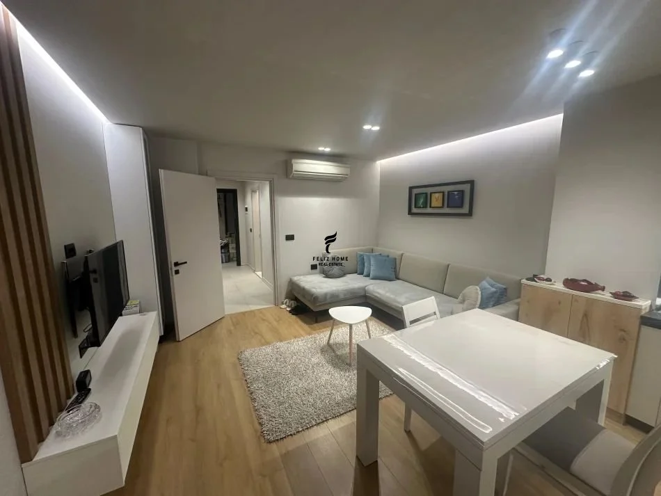 Tirane, jepet me qera apartament 1+1 Kati 5, 78 m² 800 € (STADIUMI DINAMO)