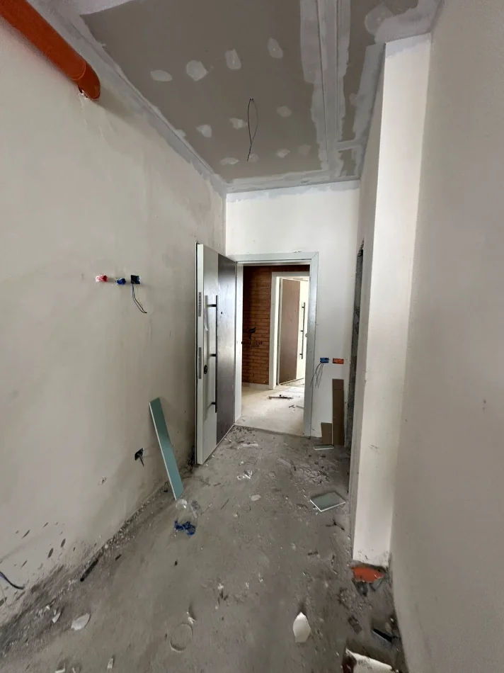 Tirane, shitet apartament 1+1 Kati 7, 47 m² 110.000 € (RRUGA E KAVAJES)