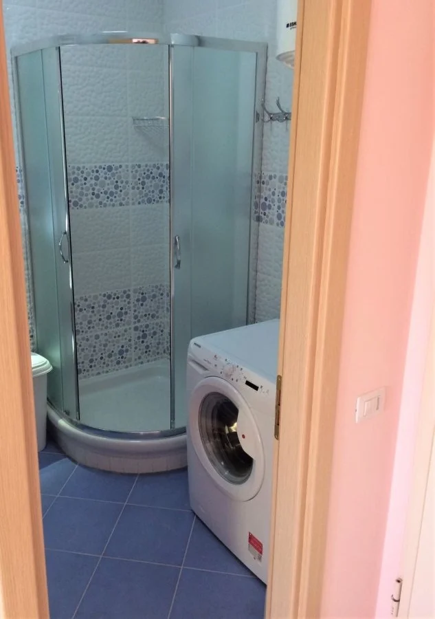 Tirane, jap me qera apartament 1+1+Ballkon Kati 8, 68 m² 520 € (afer Ring Center)