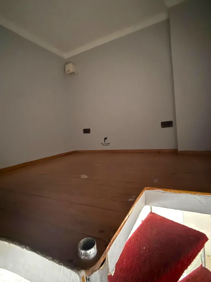 Tirane, shitet dyqan Kati 1, 35 m² 67.000 € (5 MAJI)