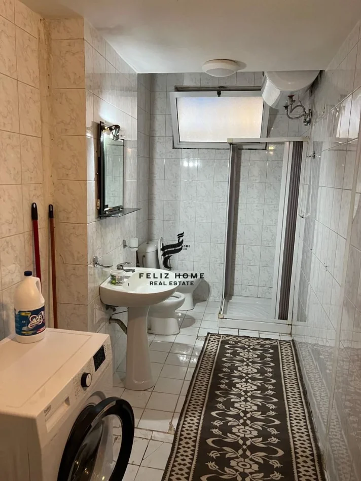 Tirane, jepet me qera apartament 1+1 Kati 2, 60 m² 450 € (PAZARI I RI)