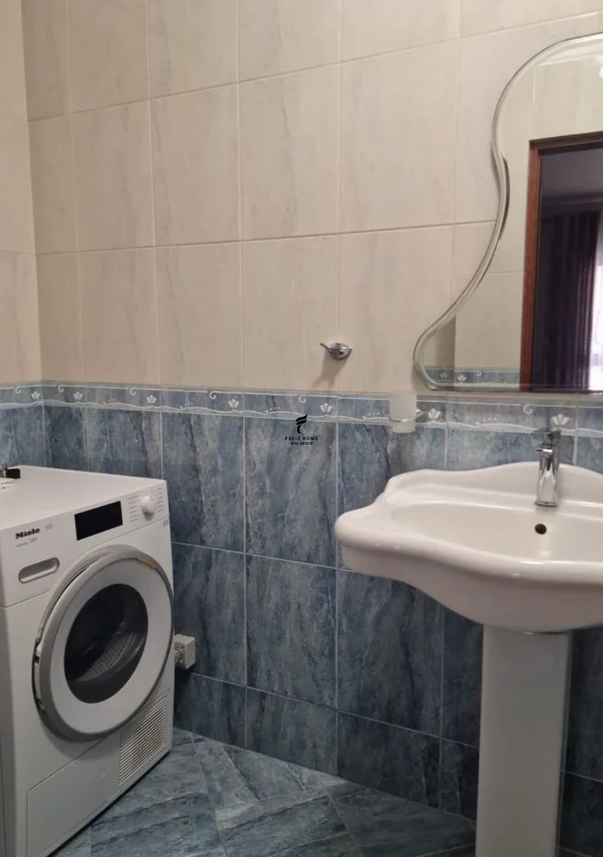 Tirane, jepet me qera apartament 2+1 Kati 5, 130 m² 900 € (RRUGA FORTUZI)
