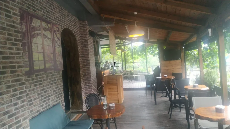 Tirane, jepet me qera lokal Kati 0, 170 m² 700 € (KOPSHTI ZOOLOGJIK)