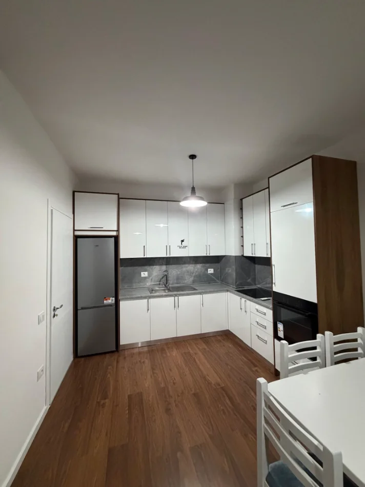 Tirane, jepet me qera apartament 1+1 Kati 5, 75 m² 490 € (ASTIR)
