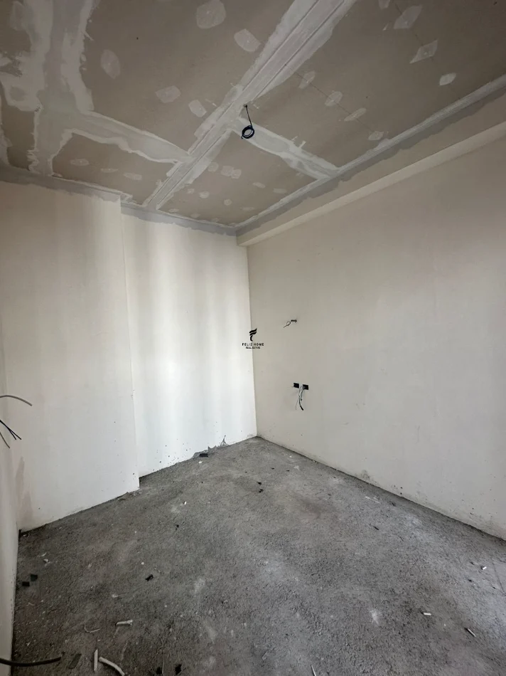 Tirane, shitet apartament 1+1 Kati 7, 47 m² 110.000 € (RRUGA E KAVAJES)