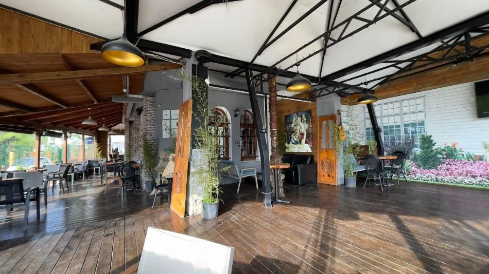 Tirane, jepet me qera lokal Kati 0, 170 m² 700 € (KOPSHTI ZOOLOGJIK)