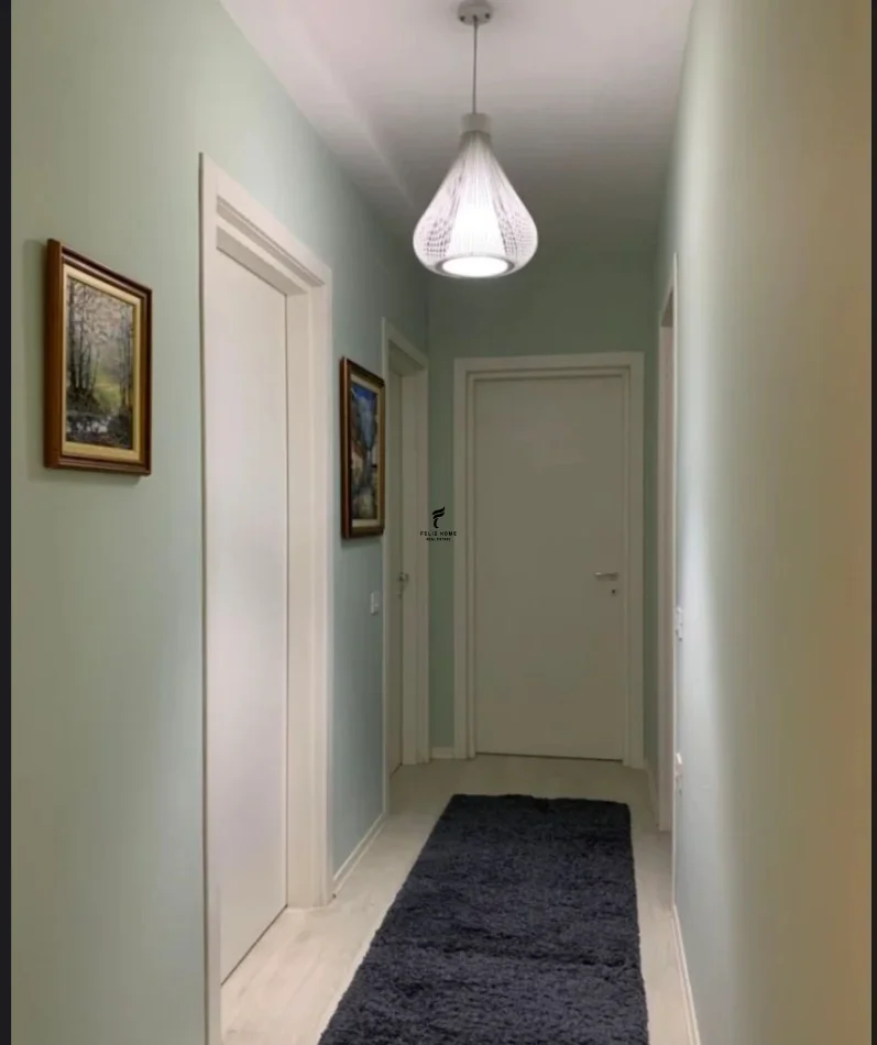 Tirane, jepet me qera apartament 3+1 Kati 4, 120 m² 850 € (STACIONI TRENIT)