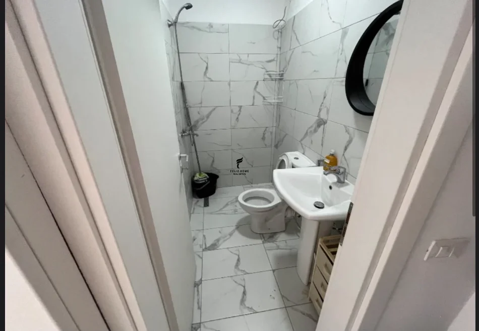 Tirane, jepet me qera apartament 1+1 Kati 7, 65 m² 420 € (RRUGA E DIBRES)