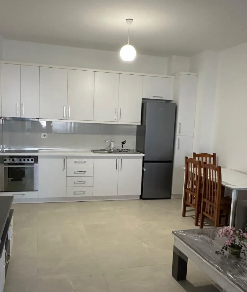 Tirane, jepet me qera apartament 2+1 Kati 6, 78 m² 650 € (RRUGA E KAVAJES)
