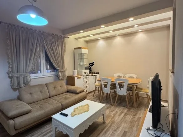 Tirane, jepet me qera apartament 1+1+Ballkon Kati 5, 70 m² 550 € (QYTET STUDENTI)