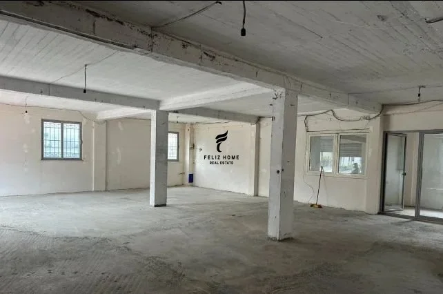 Tirane, jepet me qera magazine Kati 0, 160 m² 800 € (SELITE)