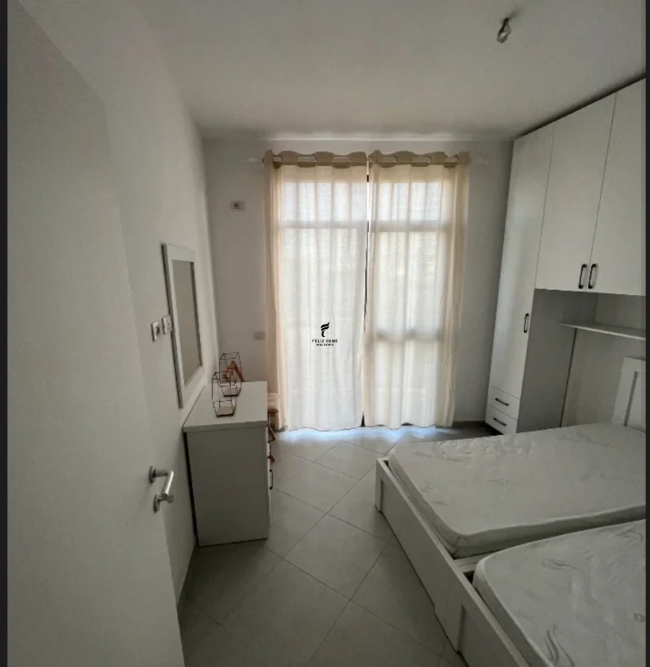 Tirane, jepet me qera apartament 1+1 Kati 7, 65 m² 420 € (RRUGA E DIBRES)