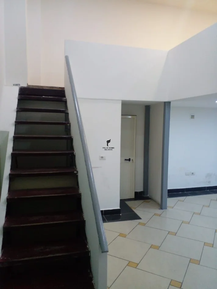 Tirane, jepet me qera dyqan Kati 1, 70 m² 600 € (QENDER)