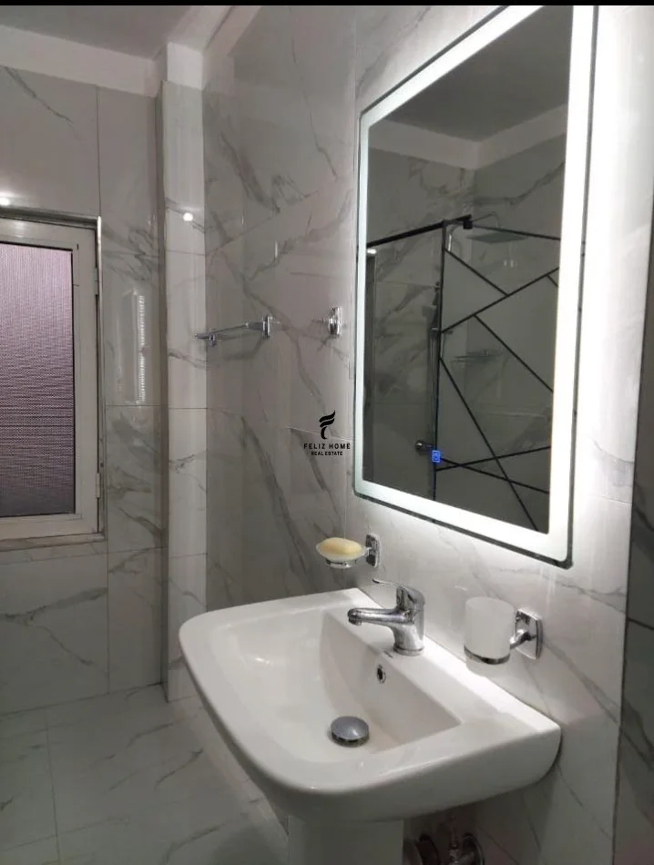 Shqiperi, jepet me qera apartament 1+1 Kati 5, 60 m² 420 € (ALI DEMI)