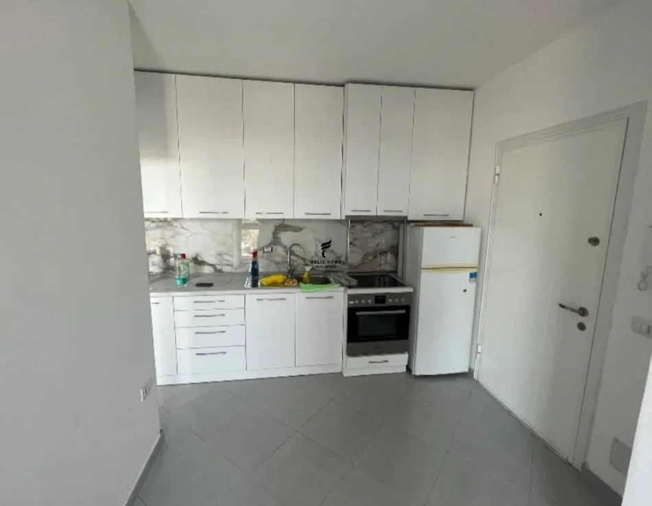 Tirane, jepet me qera apartament 1+1 Kati 7, 65 m² 420 € (RRUGA E DIBRES)