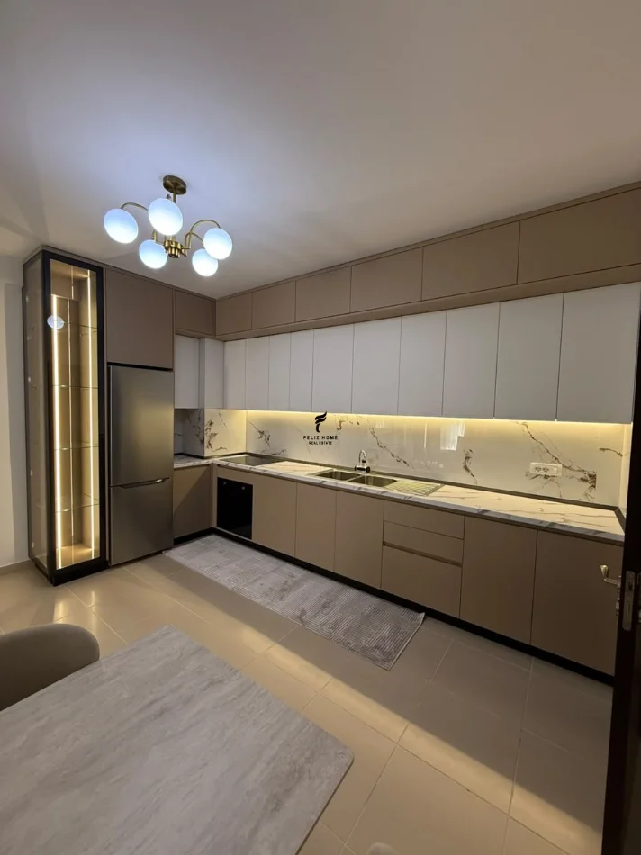 Tirane, jepet me qera apartament 2+1 Kati 2, 92 m² 750 € (TREG)