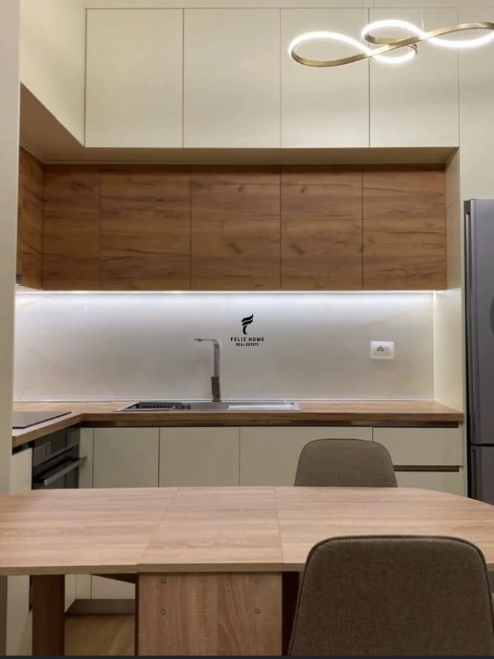 Tirane, jepet me qera apartament 1+1 Kati 6, 60 m² 600 € (SIRI KODRA)