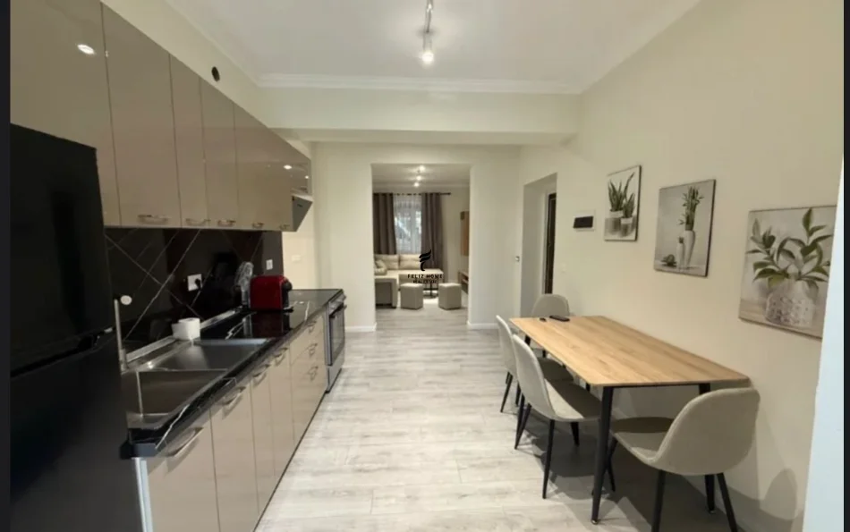 Tirane, jepet me qera apartament 2+1 Kati 0, 80 m² 850 € (BLLOKU)