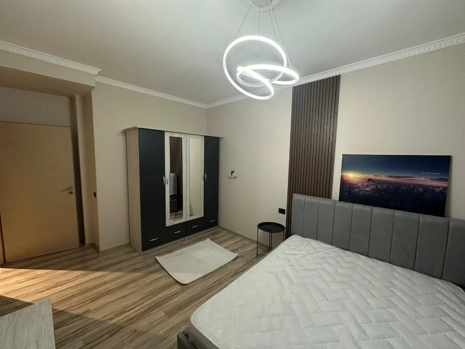 Tirane, jepet me qera apartament 2+1 Kati 5, 90 m² 650 € (KODRA E DIELLIT)