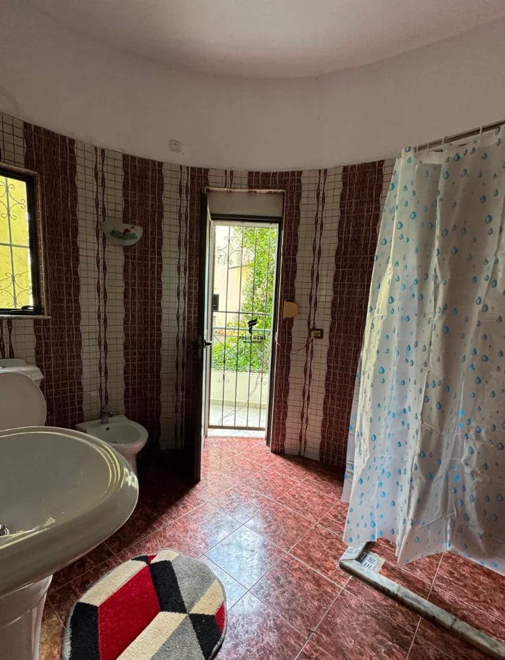 Tirane, shitet apartament 3+1 Kati 2, 138 m² 169.000 € (SELITE)