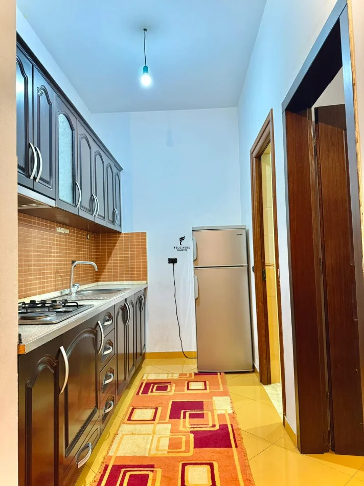 Tirane, jepet me qera apartament 1+1 Kati 2, 75 m² 450 € (21 DHJETORI)