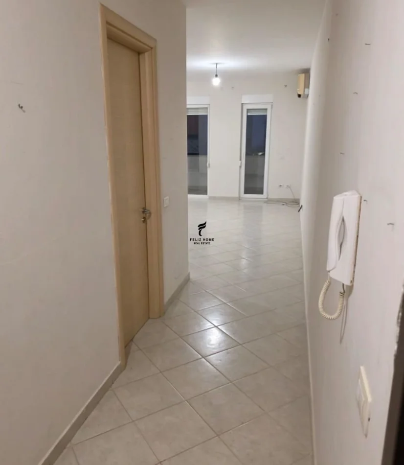 Tirane, jepet me qera apartament 2+1 Kati 1, 105 m² 650 € (21 DHJETORI)
