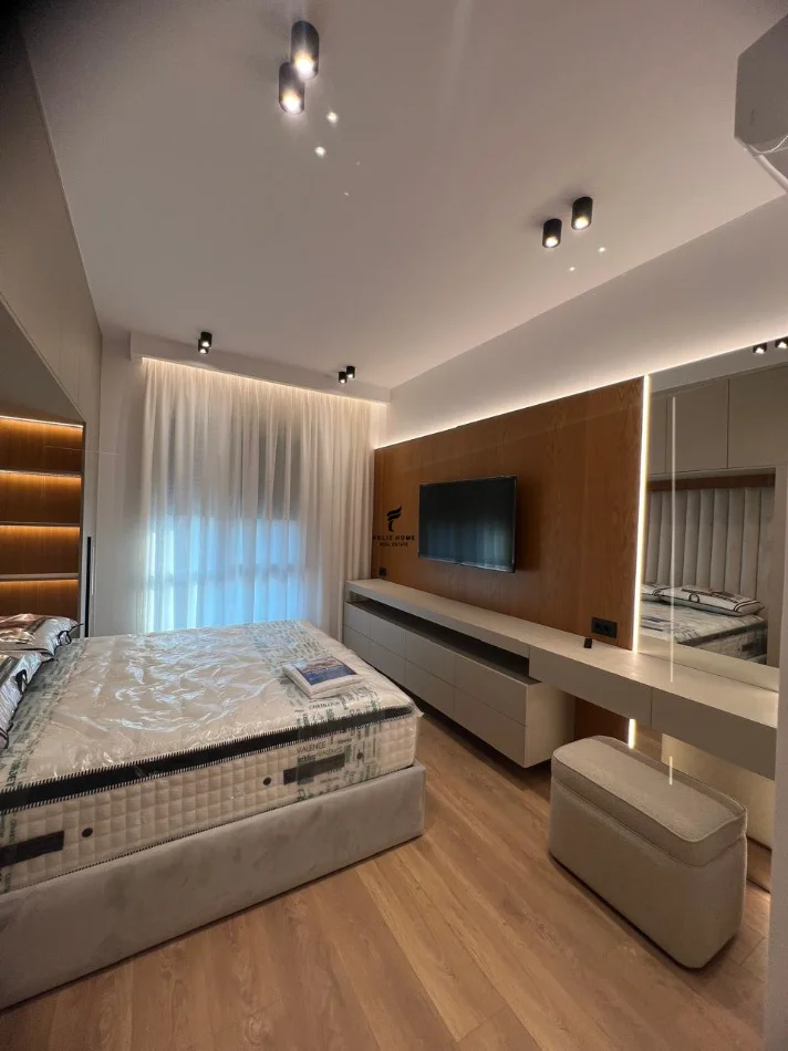 Tirane, jepet me qera apartament 2+1 Kati 1, 87 m² 1.000 € (PORCELAN)