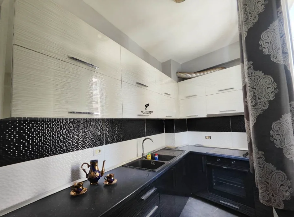 Tirane, jepet me qera apartament 1+1 Kati 3, 70 m² 450 € (ASTIR)