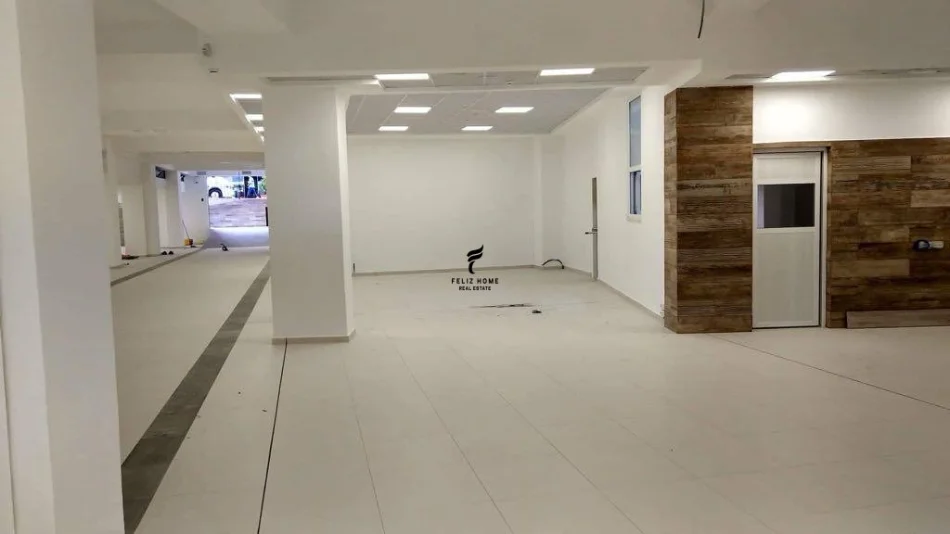 Tirane, jepet me qera ambjent biznesi Kati -1, 750 m² 2.000 € (KOMBINAT)