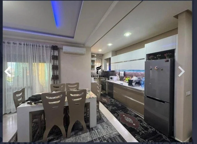 Tirane, shitet apartament 3+1 Kati 4, 155 m² 250.000 € (ASTIR)