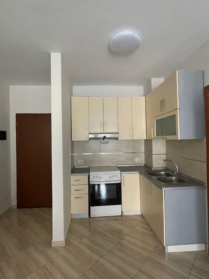 Tirane, jepet me qera apartament 1+1 Kati 3, 55 m² 500 € (DON BOSKO)