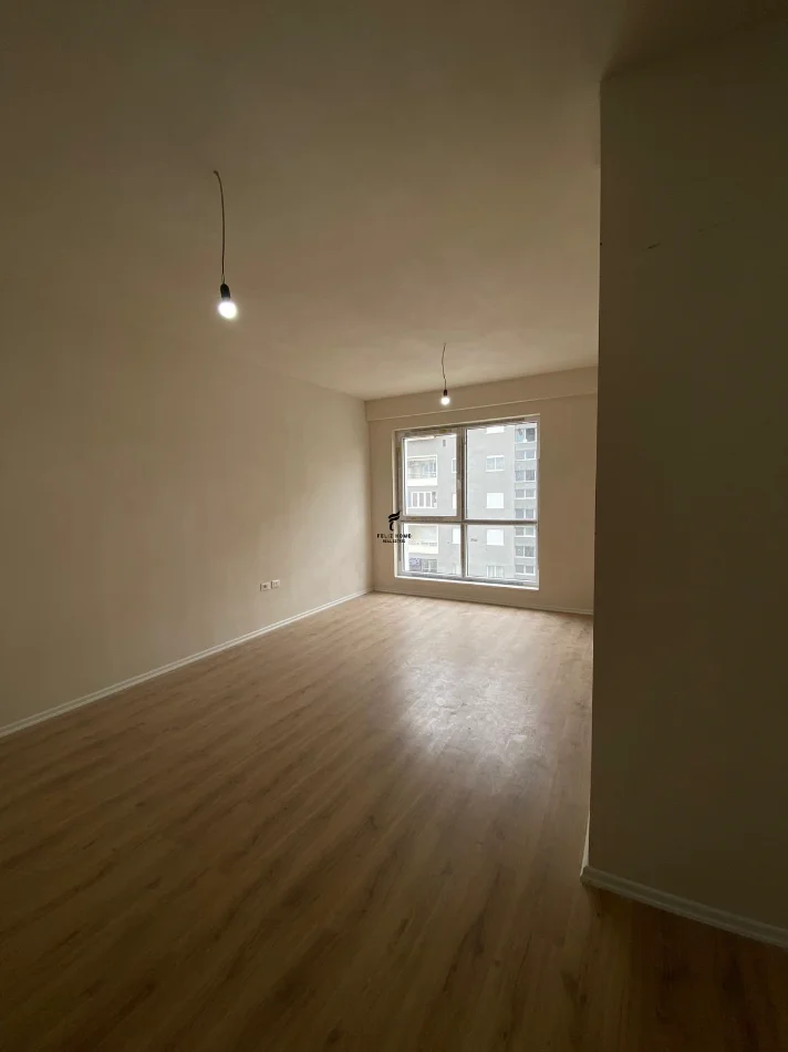 Tirane, shitet apartament 3+1 Kati 5, 125 m² 375.000 € (KOMUNA E PARISIT)