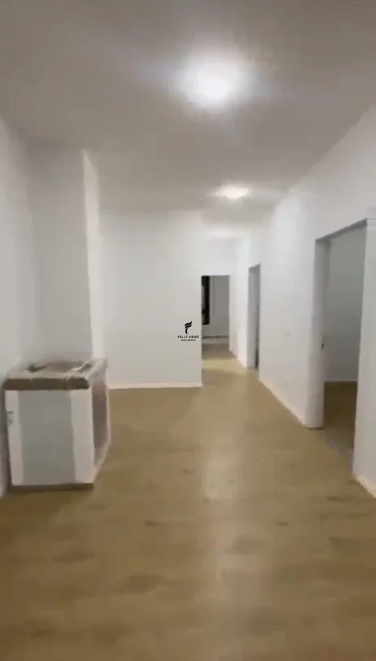 Tirane, jepet me qera zyre Kati 4, 115 m² 700 € (5 MAJI)