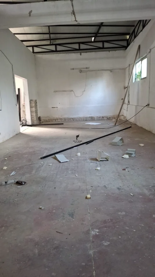 Tirane, jepet me qera magazine Kati 0, 500 m² 2.500 € (KOMBINAT)