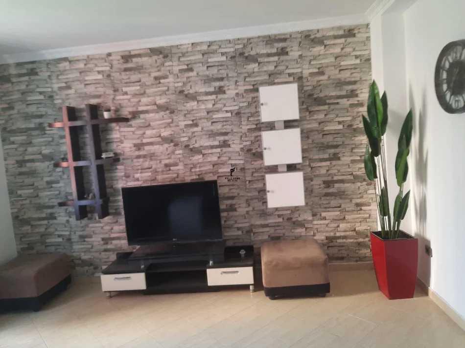 Tirane, jepet me qera apartament 2+1 Kati 2, 100 m² 700 € (VASIL SHANTO)