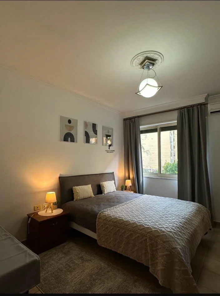 Tirane, jepet me qera apartament 1+1 Kati 3, 70 m² 650 € (QENDER)