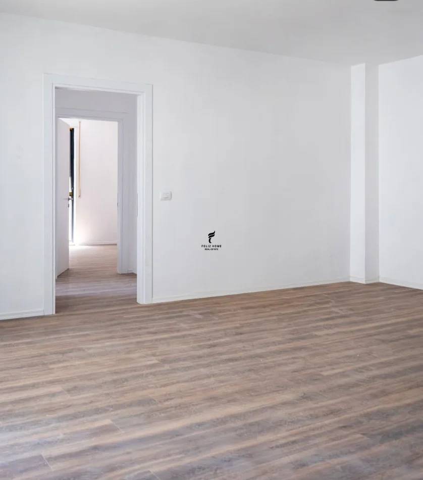 Tirane, jepet me qera zyre Kati 7, 130 m² 800 € (RRUGA E DURRESIT)